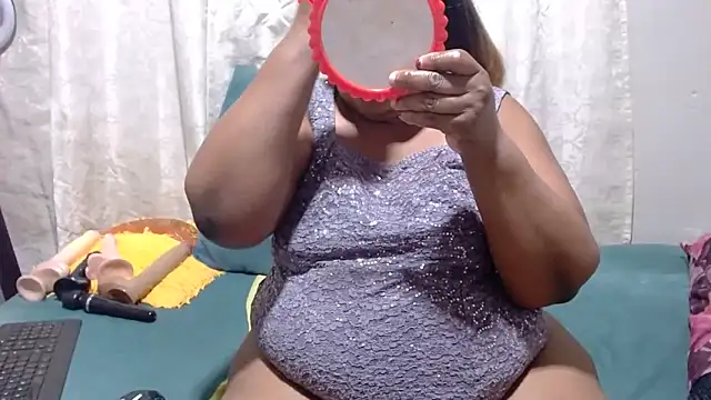 Show webcam de MatureBootyBabe4Uxx