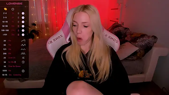 AnyaTaylor_のライブXXXチャット