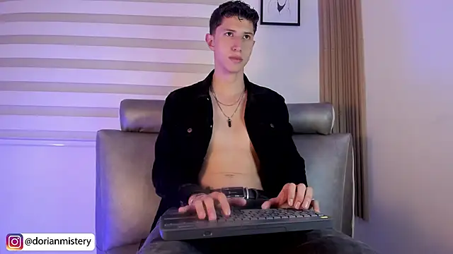 Chatroom XXX en direct de Dorianmistery2322_