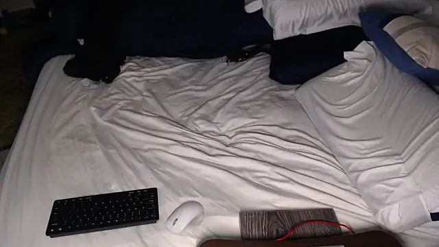 DaddyRyan1996 Adlı Modelin Canlı XXX Sohbeti