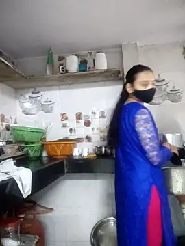 Saishaa Adlı Modelin Canlı XXX Sohbeti