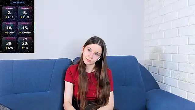 LucettaAdy Adlı Modelin Canlı XXX Sohbeti