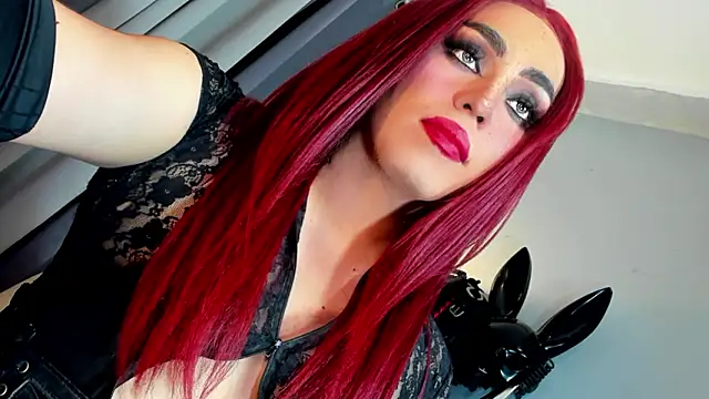 XXX chat uživo modela DominaAurumXXX