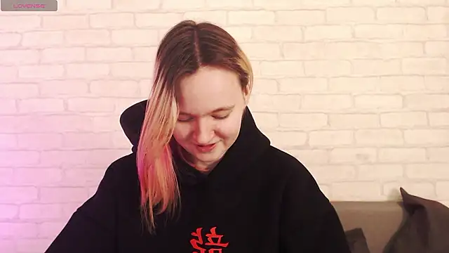 Ericha_Stone Adlı Modelin Canlı XXX Sohbeti