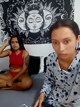 emily_n_abby 即時 XXX 聊天