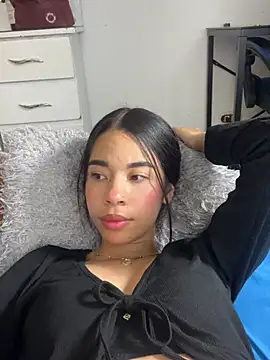 Milleradhara24 即時 XXX 聊天