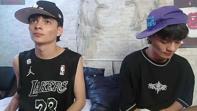 axel_milo_kairo_and_noa Chat XXX in diretta