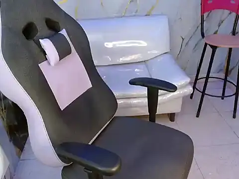 taylor_bigdick18's Webcam Show