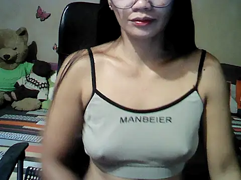 Mia_Rein Adlı Modelin Canlı XXX Sohbeti