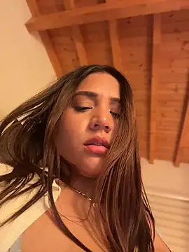 vellaah Adlı Modelin Canlı XXX Sohbeti