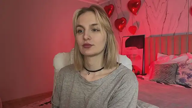 _Vikky_Moon_ élő XXX-chatje