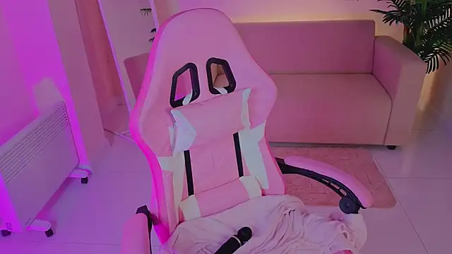 EmilyyyBridgettt – Naživo XXX chat