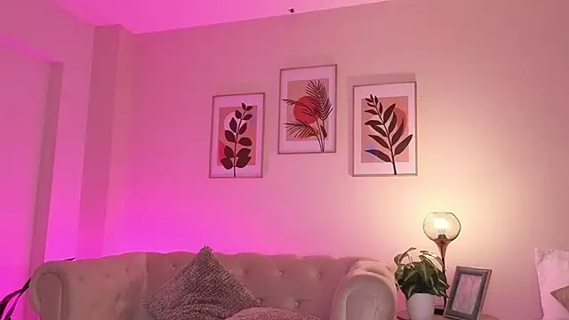 Chat +18 de DahianaWalcott ao vivo