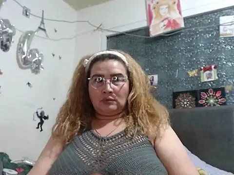 Perla1981-- Adlı Modelin Canlı XXX Sohbeti