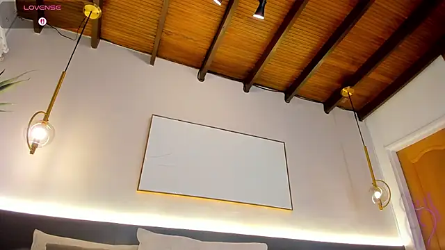 Chat +18 de MiaKay1 ao vivo