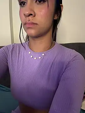 Isabella-Teen's Live XXX Chat