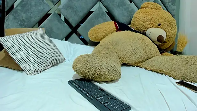 Chat +18 de luciagray1 ao vivo