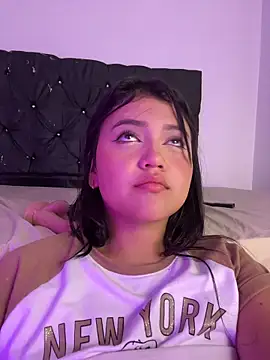 alisson_carolina73 élő XXX-chatje