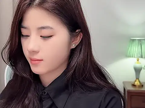 Nicole20266 现场XXX聊天