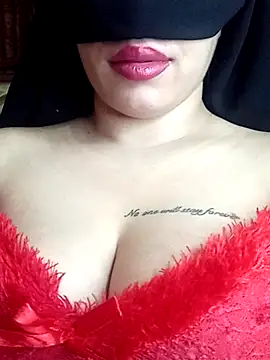 Zouzou_sexy Adlı Modelin Canlı XXX Sohbeti