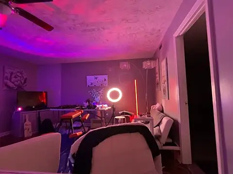 VixenCapri live XXX chat