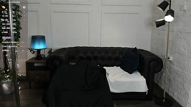 Czat XXX na żywo – Dark_Moni