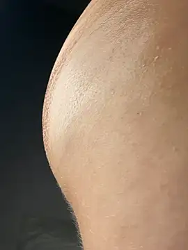 CharmingMysterious: διαδικτυακό σόου στην κάμερα