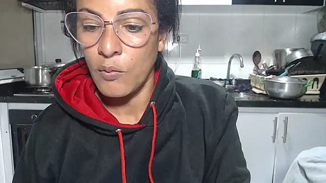 Chat +18 de kateleyagrey ao vivo