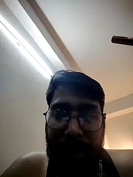 Ajju121092 Adlı Modelin Canlı XXX Sohbeti