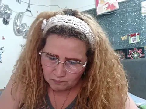 Perla1981-- 即時 XXX 聊天