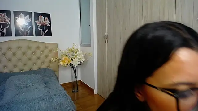 pinky_f00x Live XXX Chat