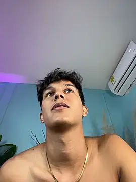 Leo_Savage_ Pertunjukan Webcam