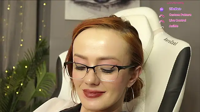 Pertunjukan Kamera Web Megany