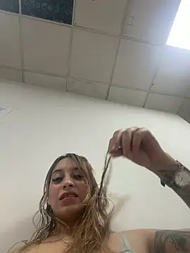 Konny0511 Adlı Modelin Canlı XXX Sohbeti