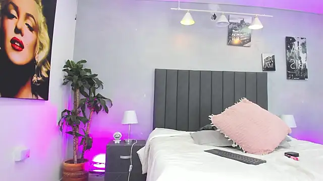 Raphael_Nyon Adlı Modelin Web Kamerası Şovu