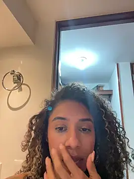 Belkaj Adlı Modelin Canlı XXX Sohbeti