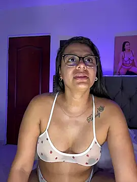 ema_zoe Adlı Modelin Canlı XXX Sohbeti