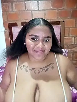 Valentina_belmont Adlı Modelin Canlı XXX Sohbeti