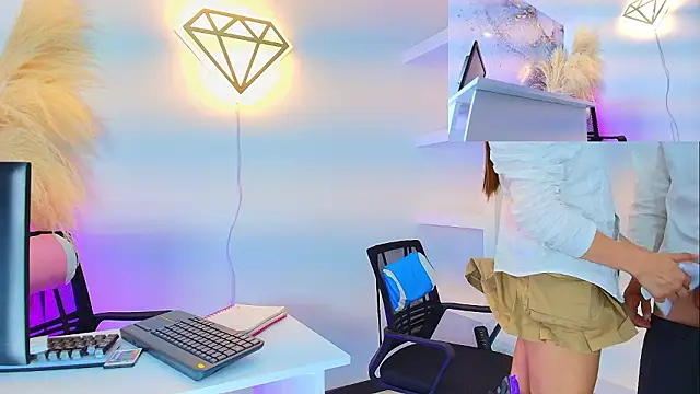 Ariatna_Andy: διαδικτυακό σόου στην κάμερα