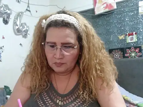 Perla1981-- 라이브 XXX 채팅