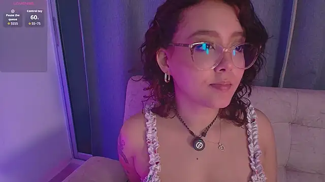 kittysophie_ Adlı Modelin Canlı XXX Sohbeti