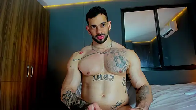 massimo_visconti Adlı Modelin Canlı XXX Sohbeti