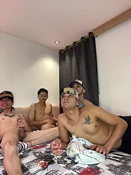 TheBatMansion's Live XXX Chat