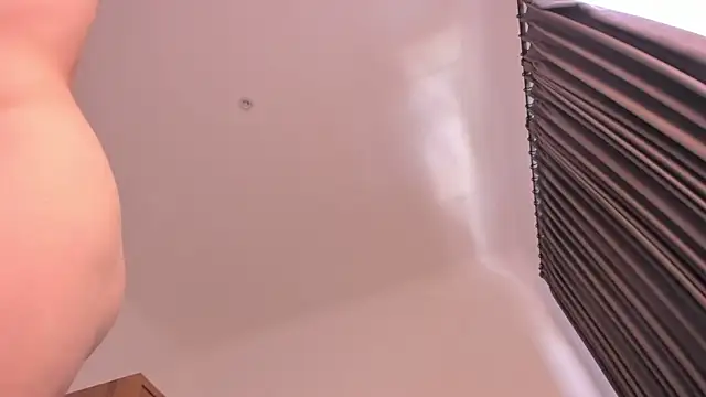 TimissiのライブXXXチャット