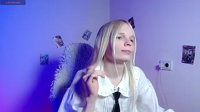 Emily_Nyaffee: απευθείας συνομιλία ΧΧΧ