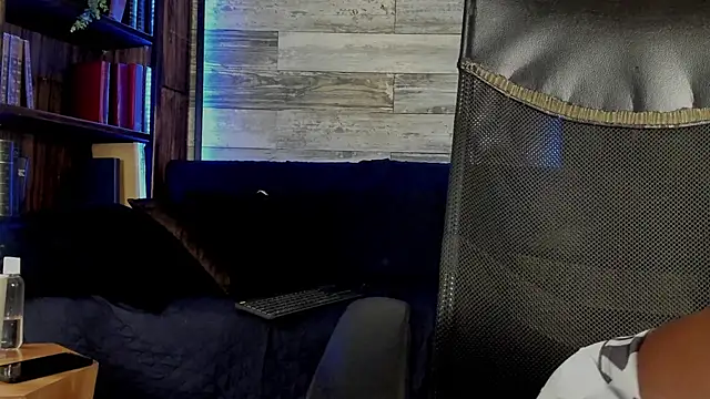 XXX chat uživo modela JamalMyst