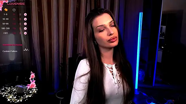 Laura_Bess 现场XXX聊天