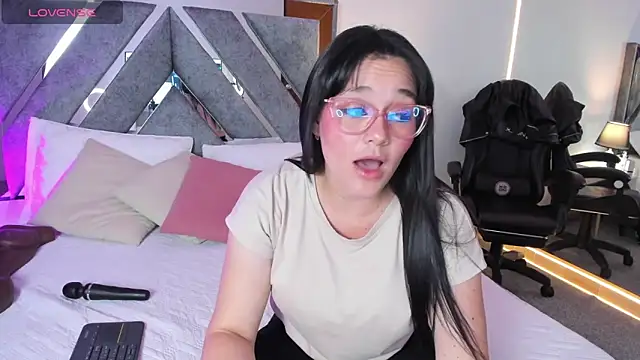 Astrid_williams: απευθείας συνομιλία ΧΧΧ