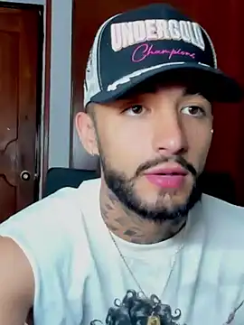 XXX chat uživo modela juanlouis_pierre