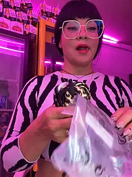 Hot_beauty__: онлайн-секс-чат